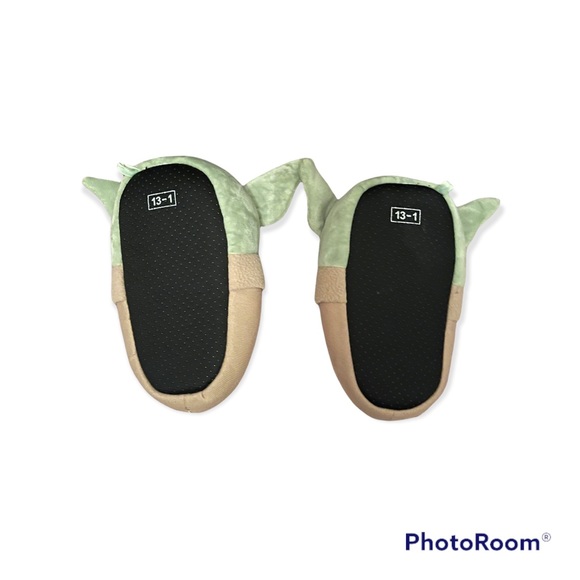 Baby yoda youth slippers size 9-10 - Picture 2 of 2